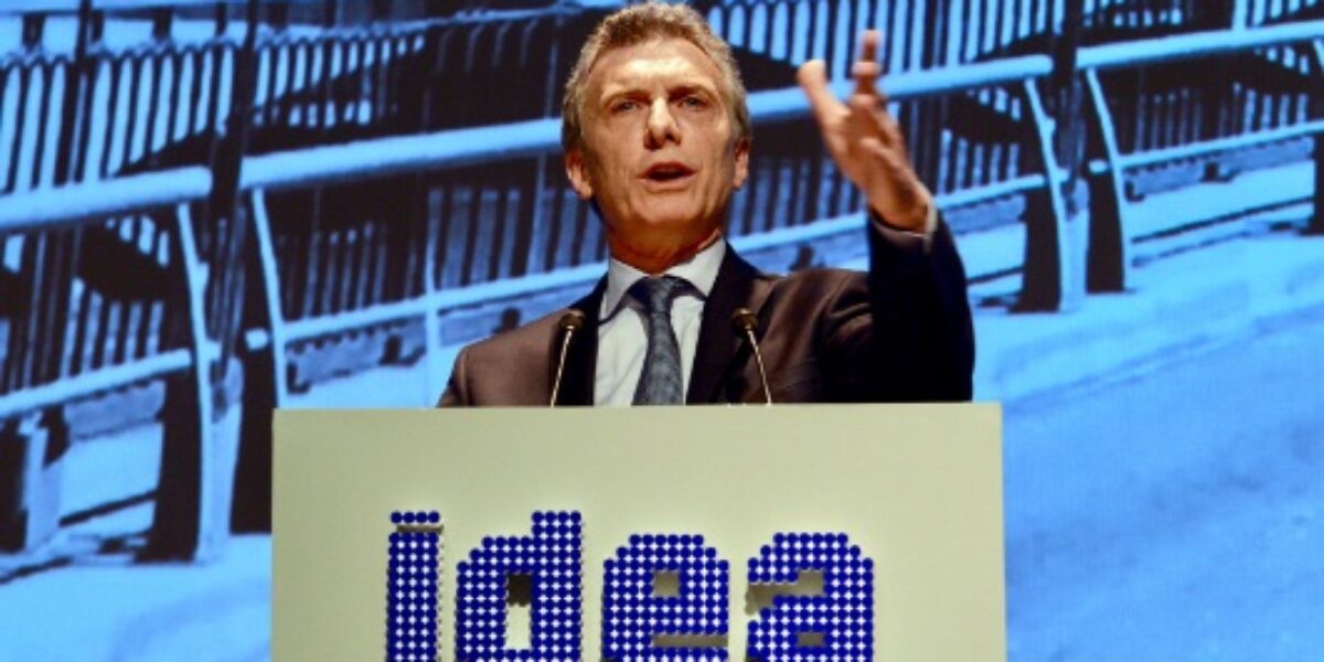 Macri, otra vez, juega contra reloj