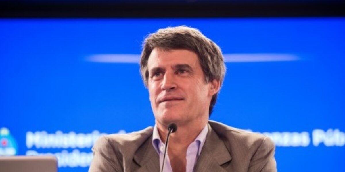 Prat Gay: “Estamos tratando de ordenar el desorden que nos dejaron”
