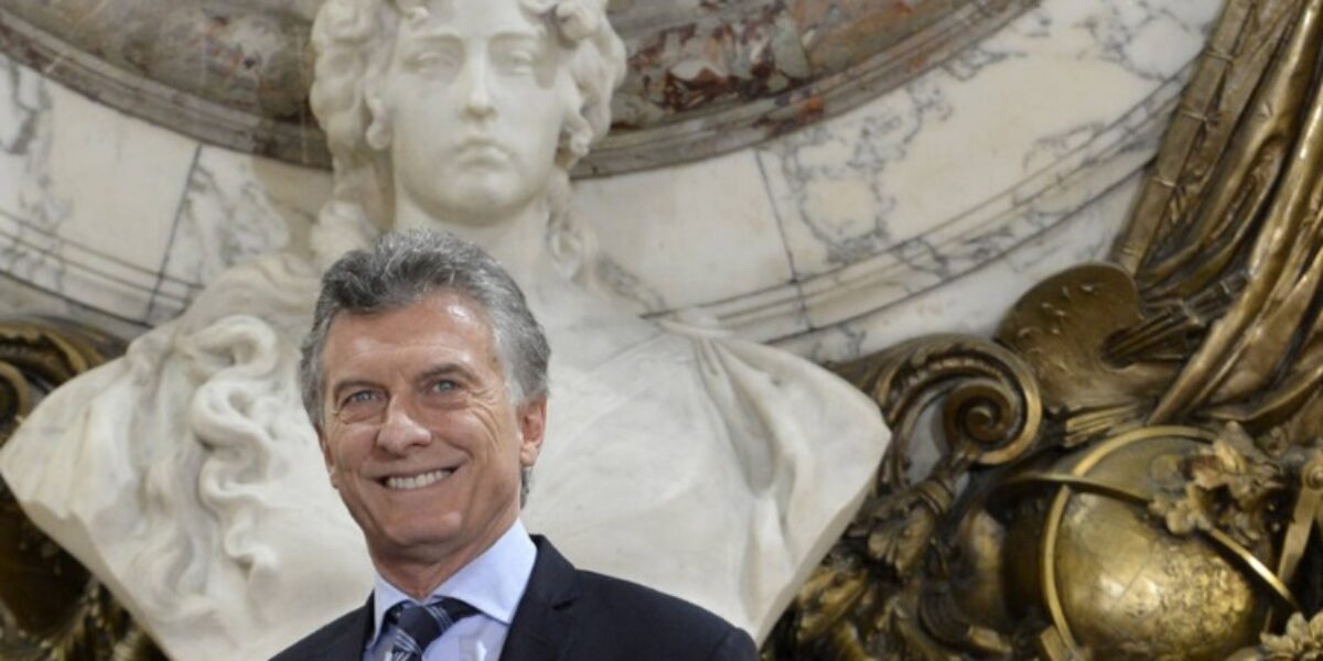 Macri desafía al círculo rojo y el sistema político