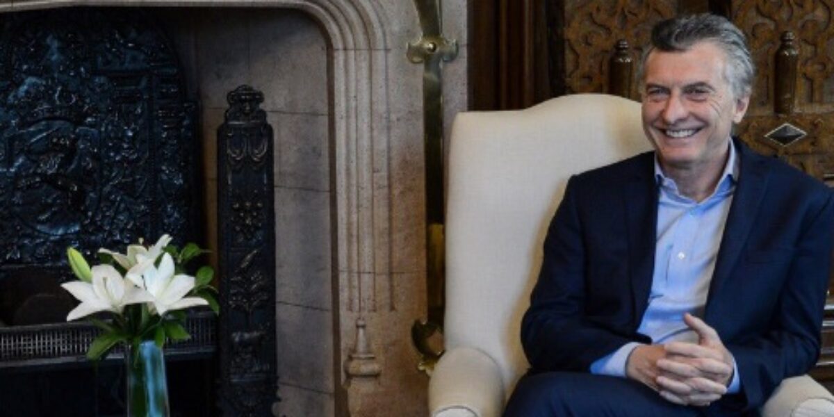 Escándalos de la oposición y casos de corrupción juegan para Macri