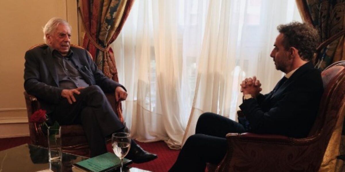 Vargas Llosa, Dietrich y De Marco con Majul en 4Días