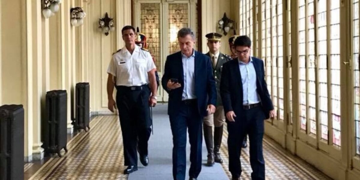 Macri necesita más política para mejorar la economía del país
