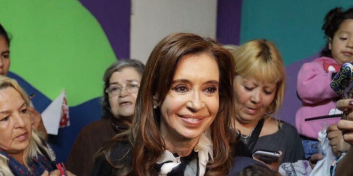 Cristina debería estar presa en vez de tomarse fotos y echarle la culpa a los medios