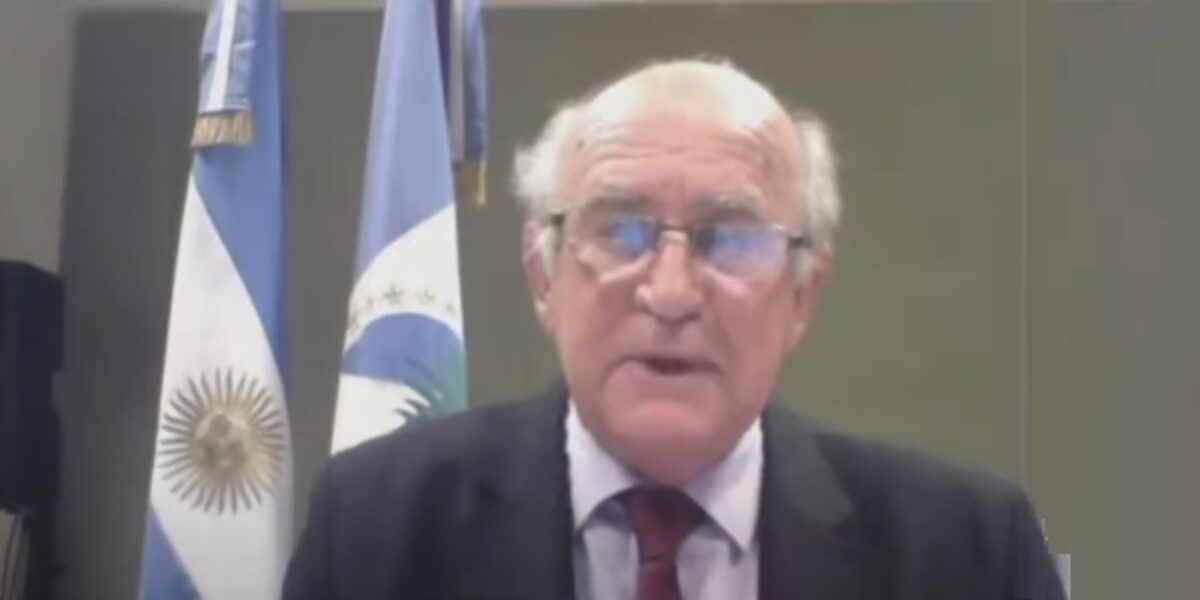 Parrilli, que es Cristina, se nos ríe en la cara sin ningún disimulo