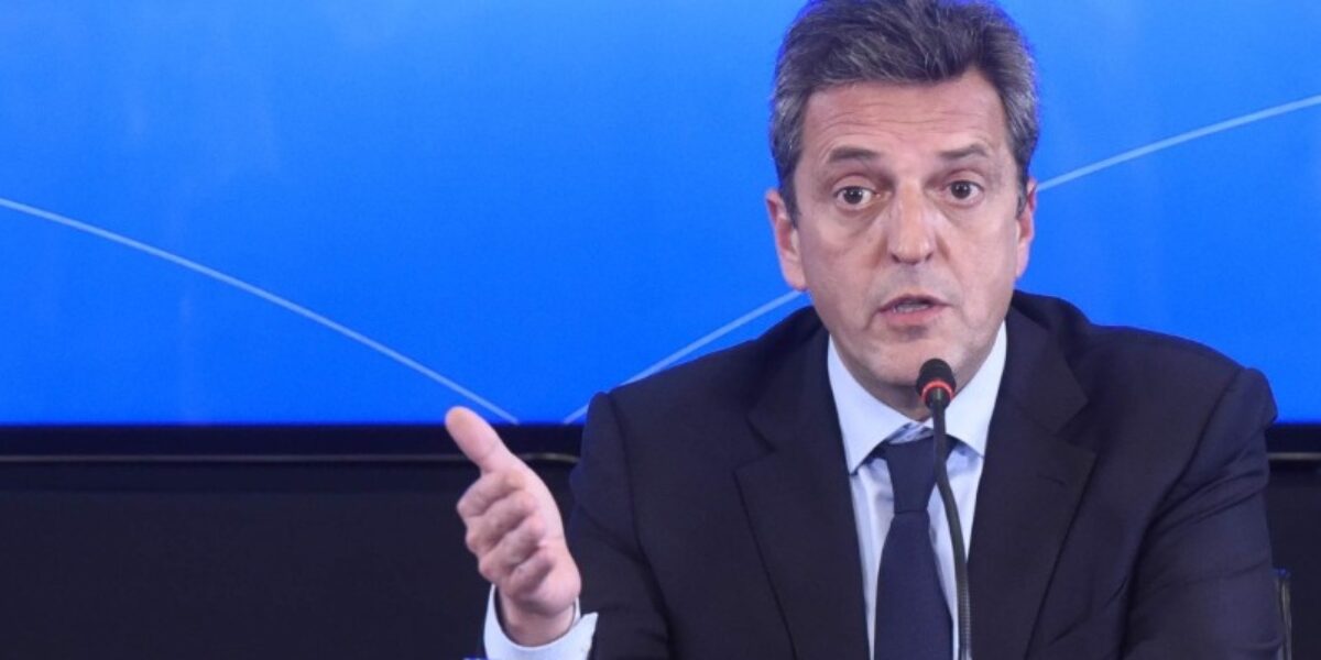 Massa arranca con ventaja